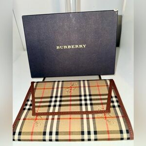 NWOT Burberry Vintage Nova Check Envelope Clutch / Wallet